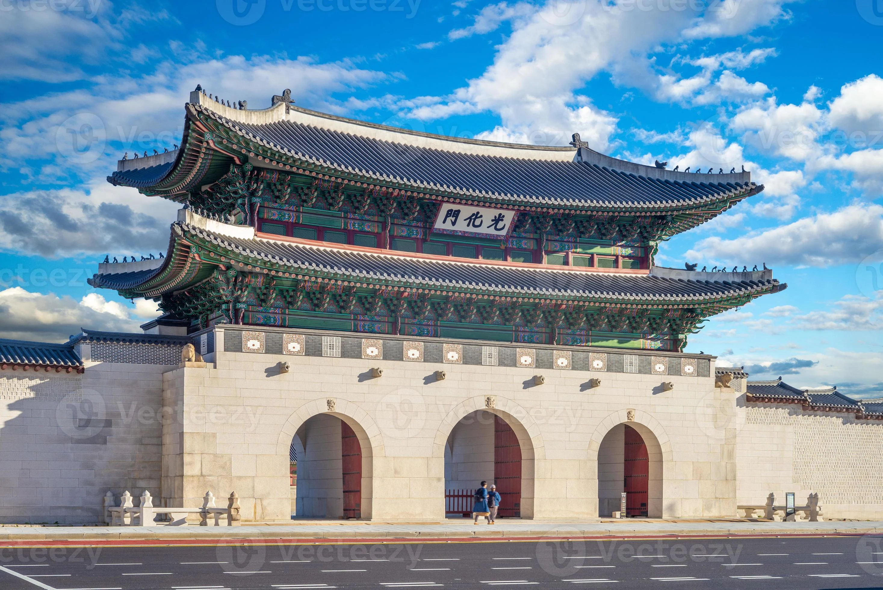 Hình nền Gwanghwamun với cổng cung điện và mây trắng