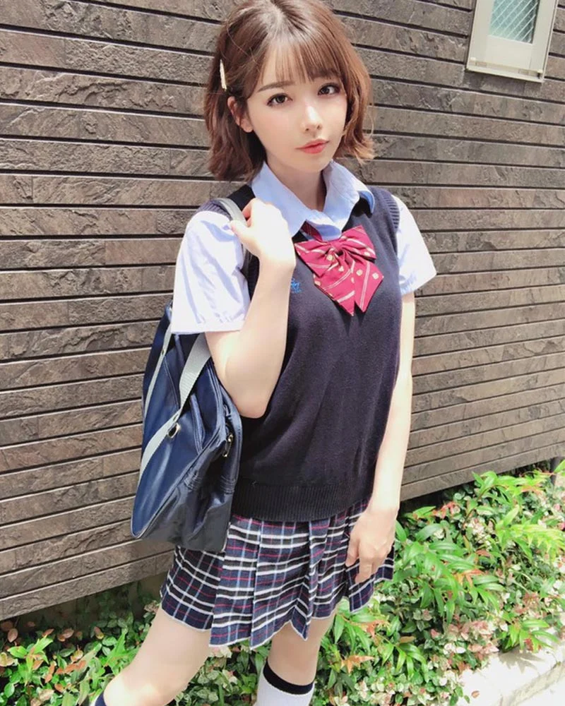 Gái xinh tiktok mặc váy ngắn xếp ly 3