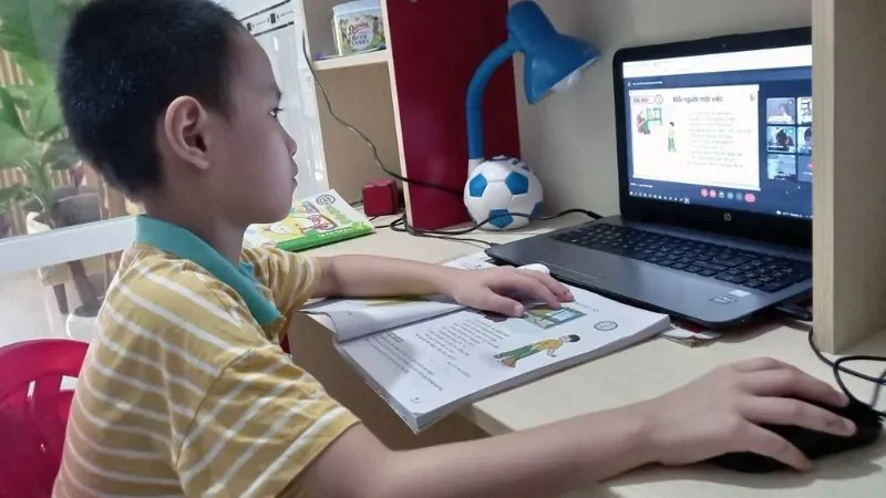 Hình ảnh học tập chăm chỉ chất lượng cao - điện thoại thông minh